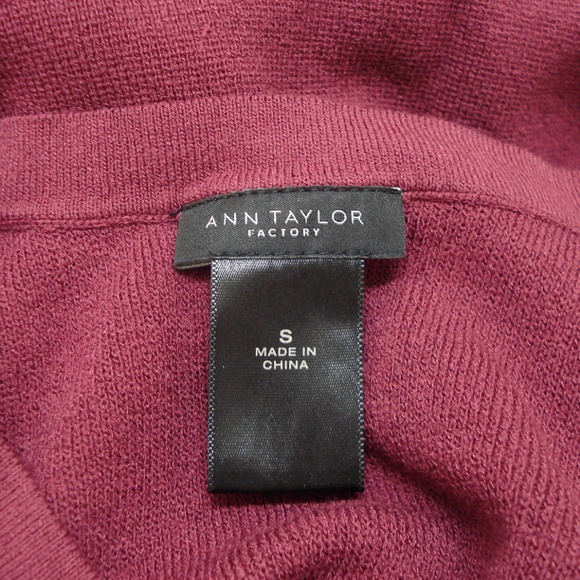 Ann Taylor Factory Cranberry 1/2 Sleeve Blouse - Picture 5 of 6